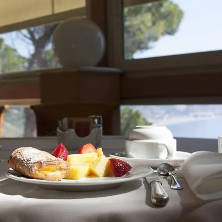 Grand Miramare Ξενοδοχείο 4*